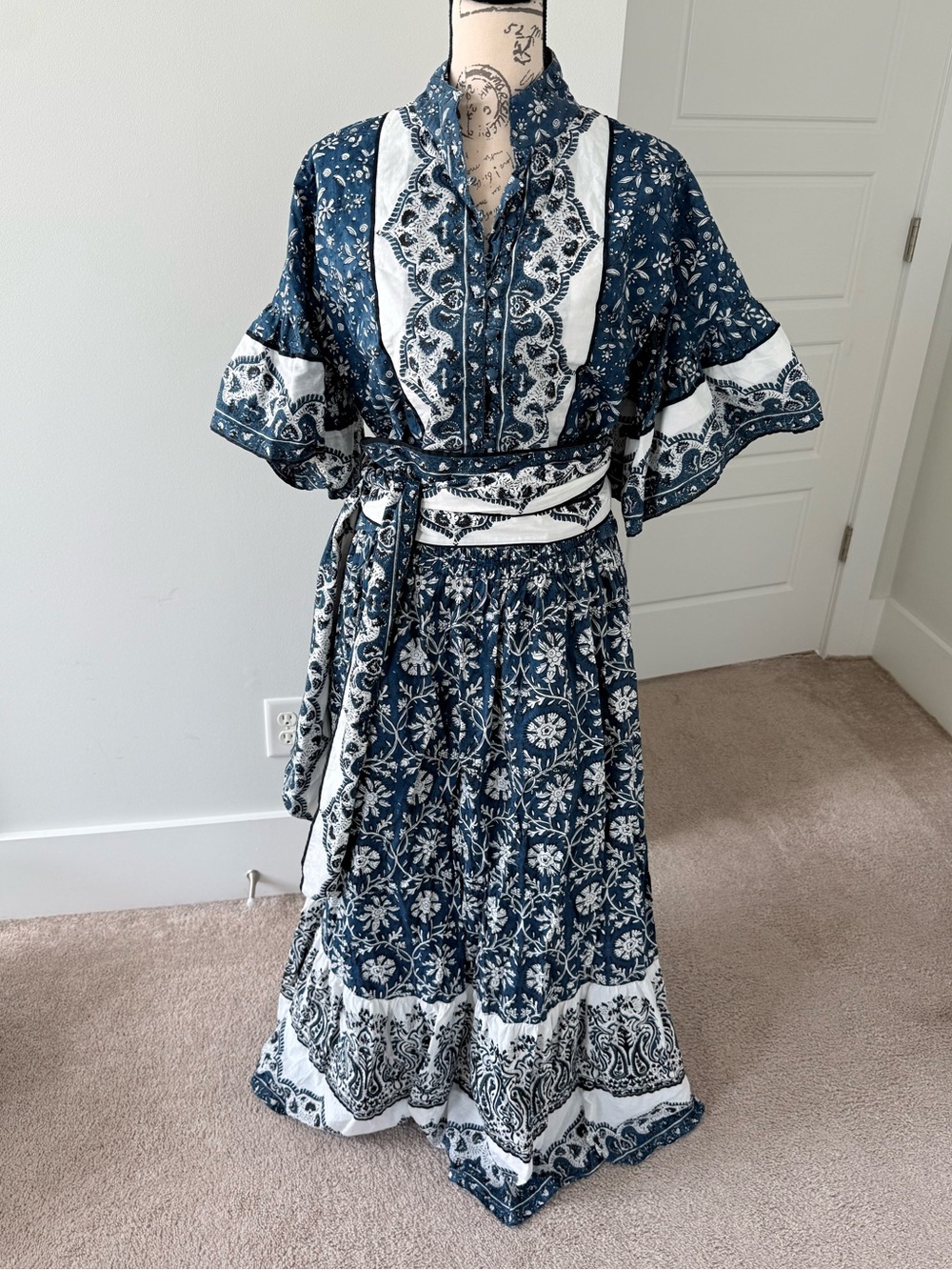 Like New Sue Sartor 3 piece belted Blue and White Printed Maxi Skirt Set